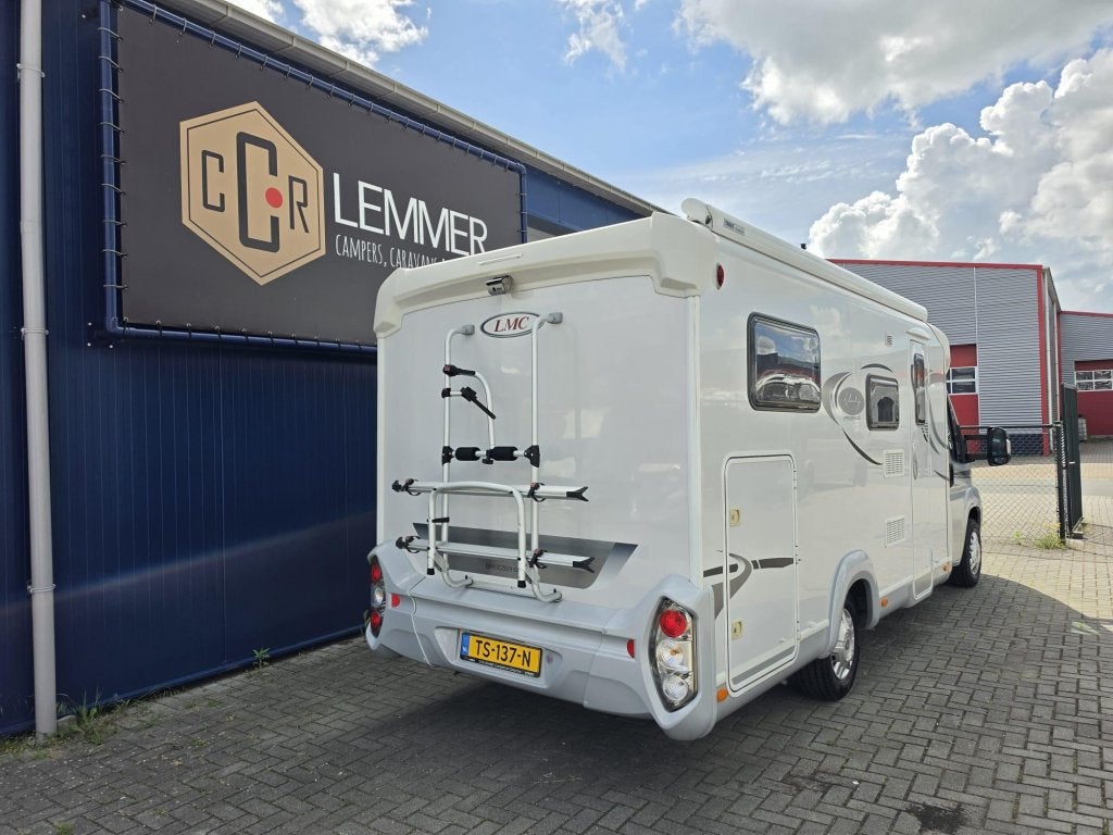 LMC Breezer 643 G Compact, Grote garage keurige camper, Caravans en Kamperen, Campers, Ringverwarming, Fiat, Airbags, 6 tot 7 meter