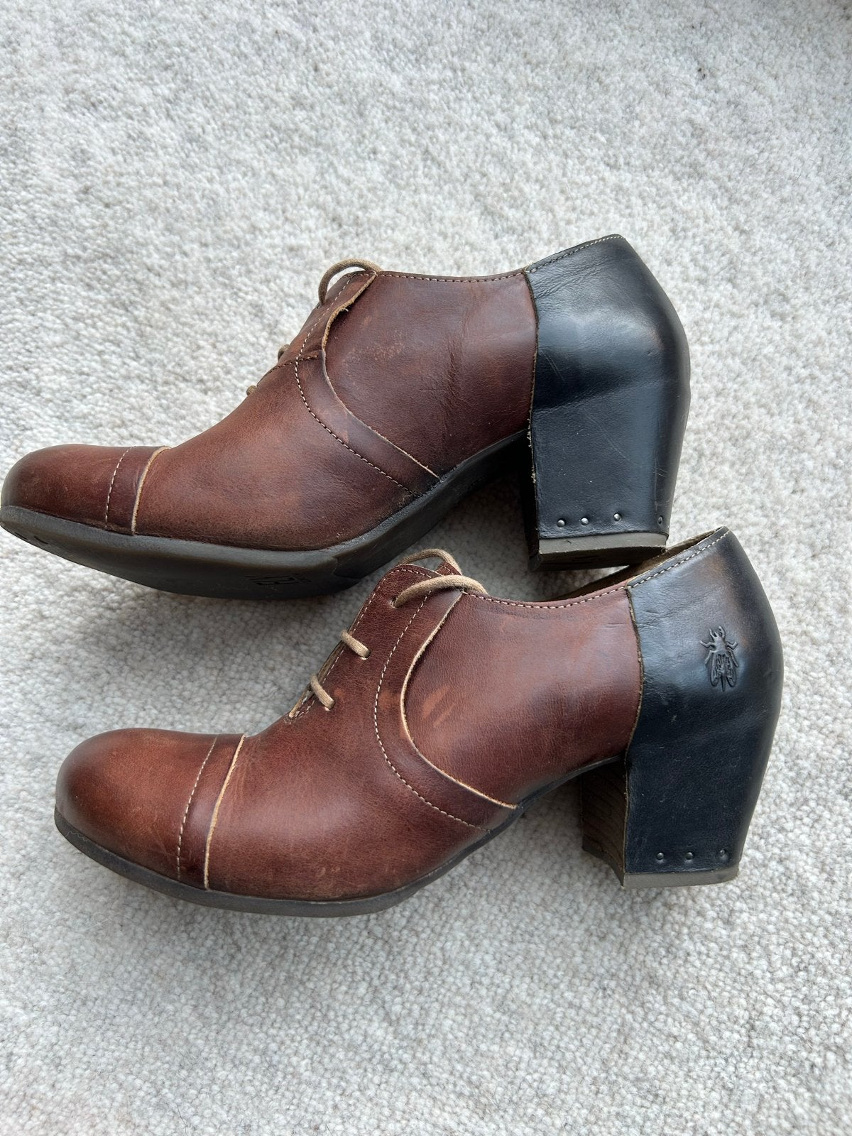 Fly London Hippe Veterschoenen Maat 38 Leer, Kleding | Dames, Schoenen, Ophalen, Schoenen met lage hakken, Bruin, Zo goed als nieuw