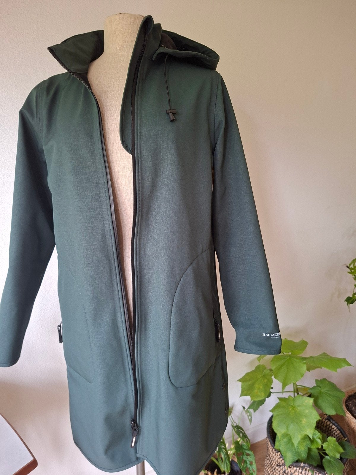 Ilse Jacobsen Hornbæk Softshell Jas ( groen) - Maat 36, Ilse Jacobsen Hornbæk, Ophalen of Verzenden, Zo goed als nieuw, Maat 36 (S)