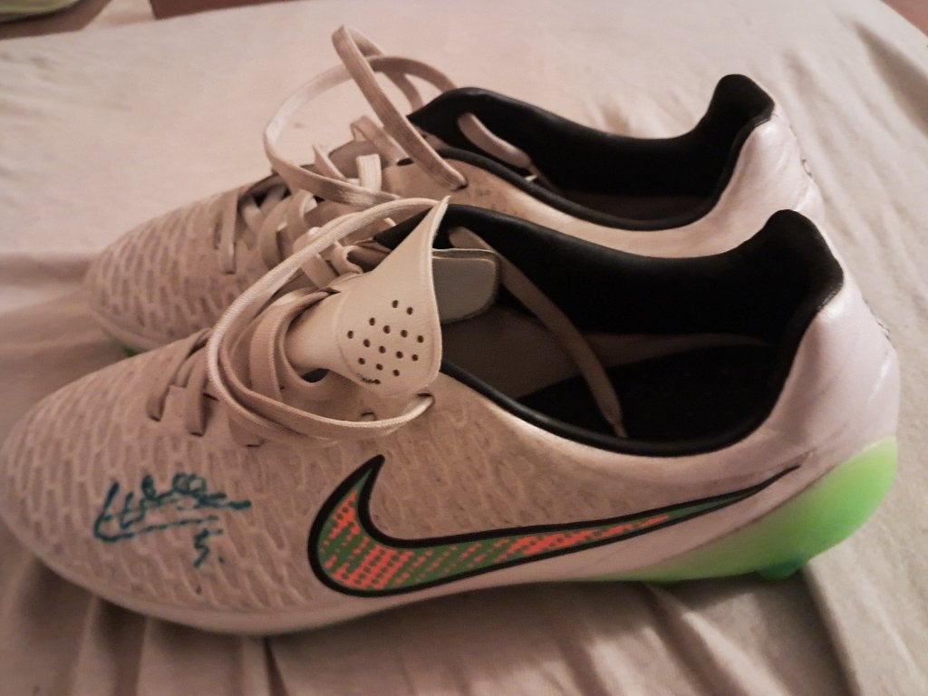 Voetbal schoenen te koop ophalen in utrecht, Maat XS of kleiner, Ophalen, Schoenen