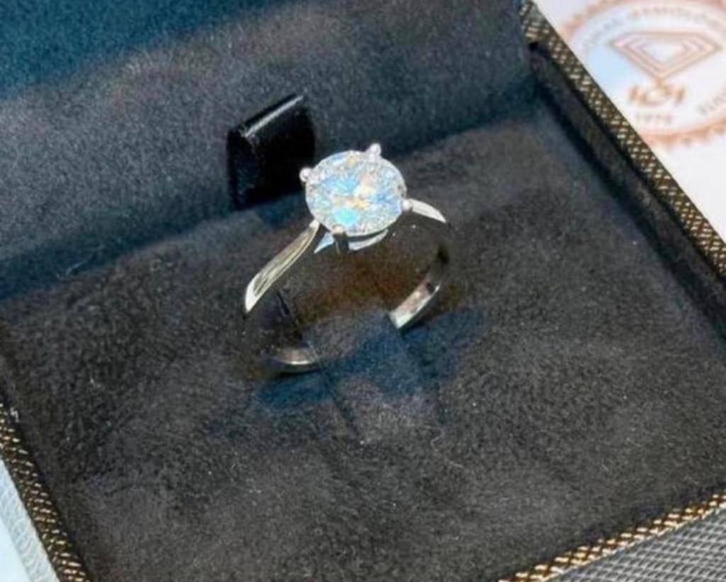 Nieuwe gouden ring met VS diamant van 2.10ct en certificaat!, Nieuw, Ophalen of Verzenden, 17 tot 18, Met edelsteen