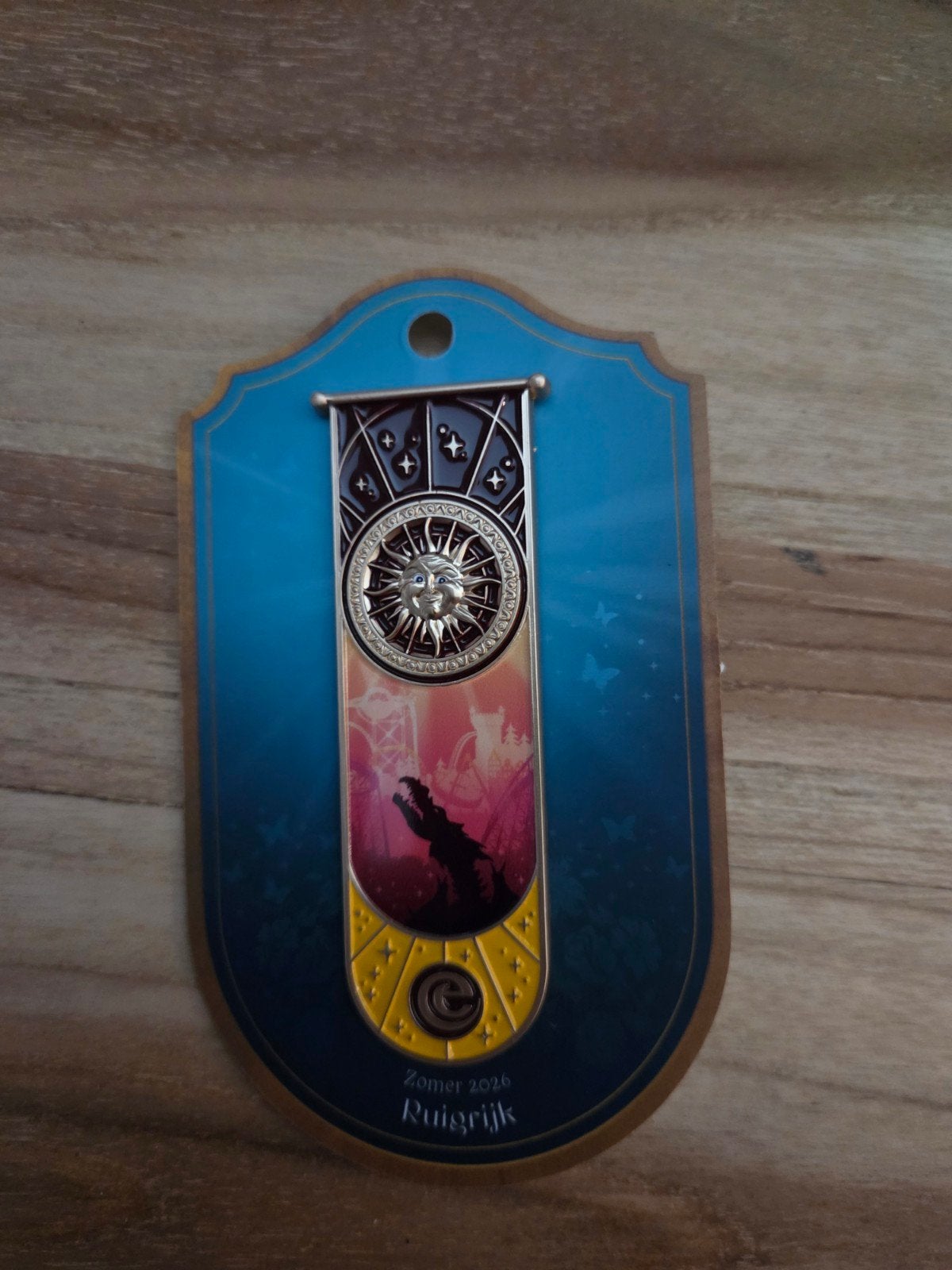 Efteling Pin Zomer 2026 Ruigrijk - Nieuw in verpakking, Verzamelen, Efteling, Ophalen of Verzenden, Nieuw, Button of Speldje