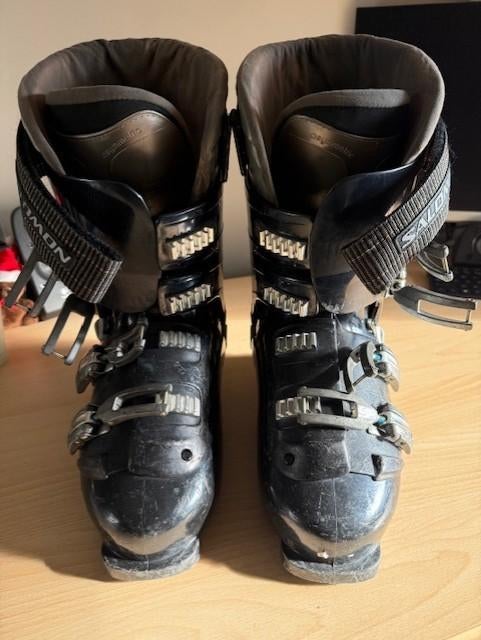 Skischoenen (mt 44) in nette staat aangeboden, Ophalen, 160 tot 180 cm, Gebruikt, Schoenen