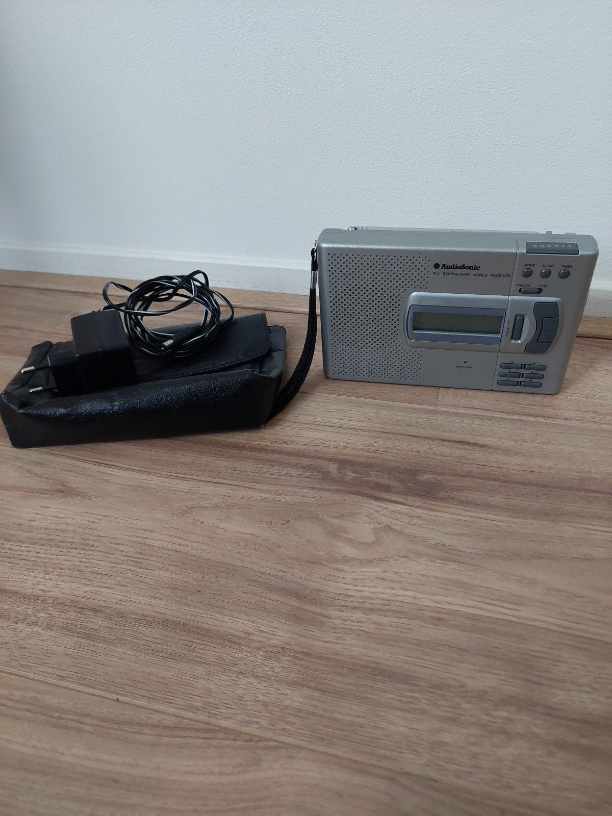 Audiosonic Wereldontvanger TK-388PLL met hoesje en adapter, Ophalen of Verzenden