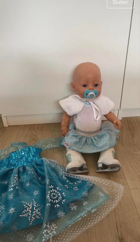 Baby Born pop met schaatsen en Elsa jurk, Ophalen of Verzenden, Gebruikt, Babypop