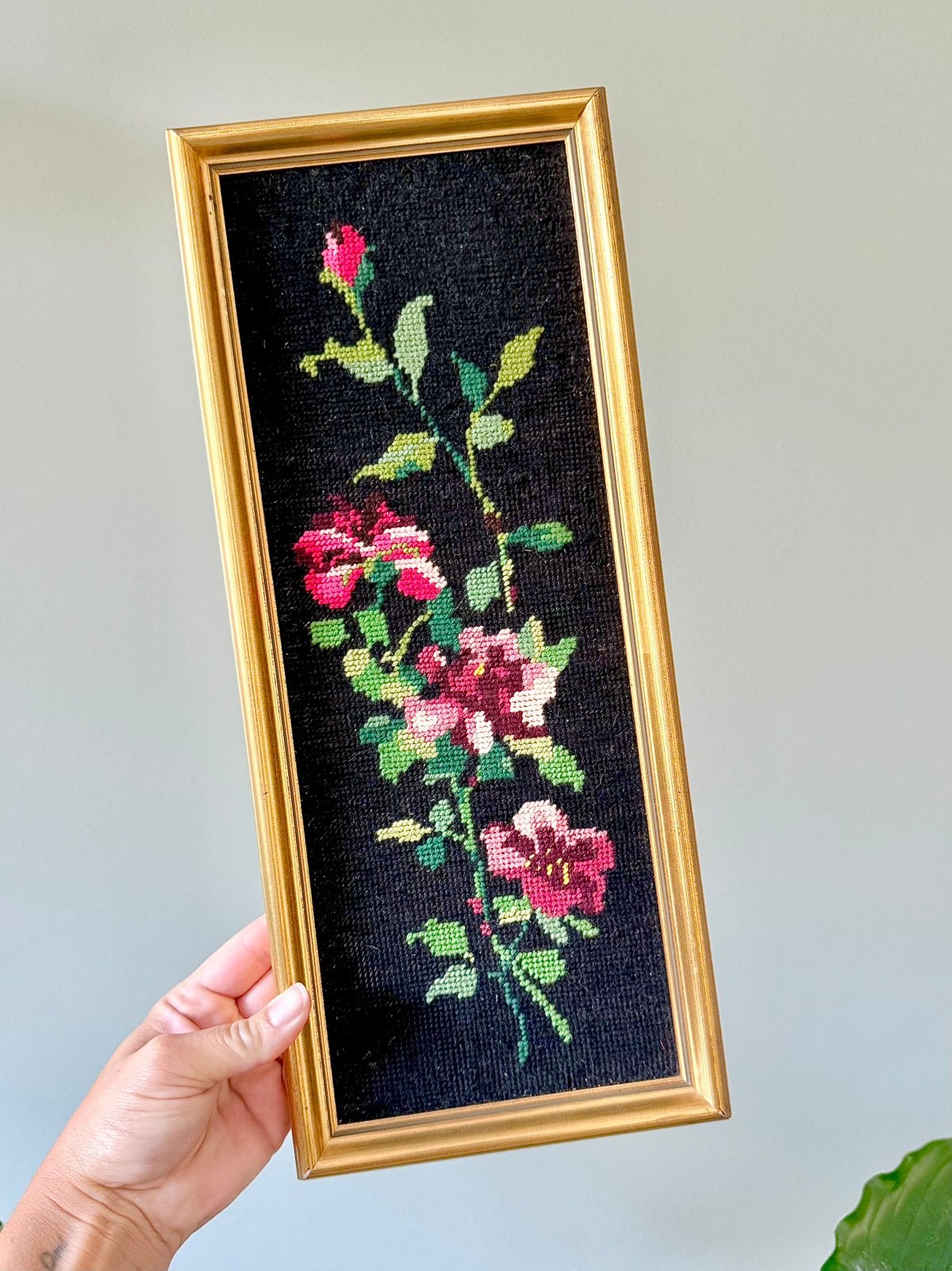 Vintage geborduurde bloemen lijst wanddecoratie, Ophalen of Verzenden, Gebruikt