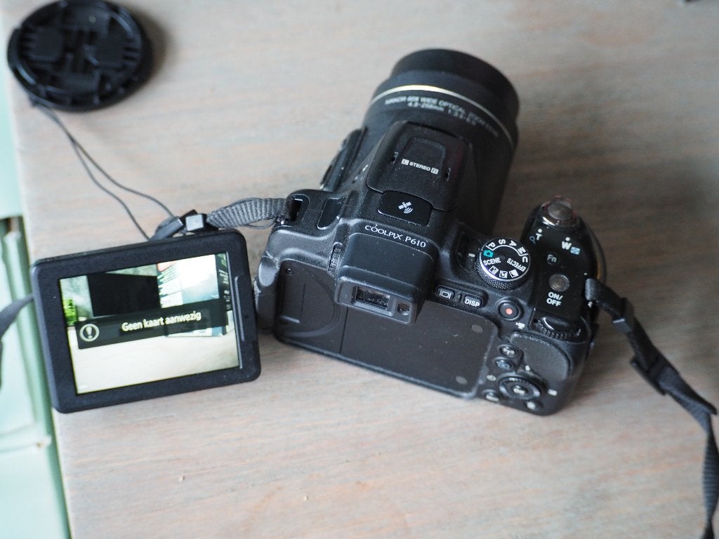 Nikon Coolpix P610, Ophalen, Gebruikt, Kantelbaar/draaibaar scherm, Geheugenkaart