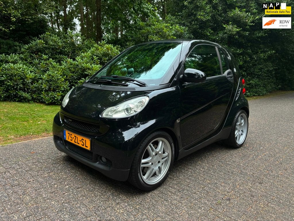 Smart Fortwo coupé 1.0 BRABUS 98pk Leder / Airco / Carplay, Auto's, Smart, Automaat, Achterwielaandrijving, Gebruikt, Zwart
