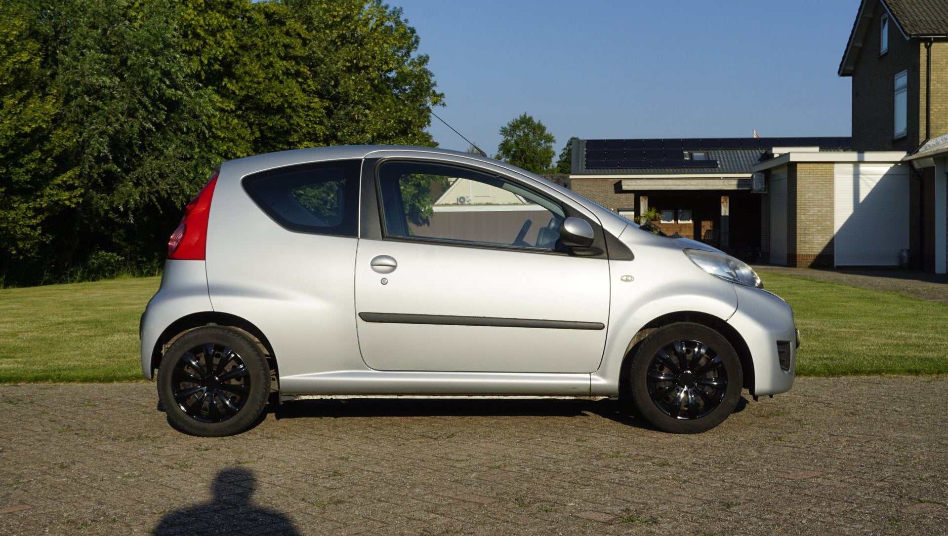 Peugeot 107 1.0-12V Millesim 200 Airco nieuwe APK, Auto's, Voorwielaandrijving, Euro 5, Stof, Gebruikt
