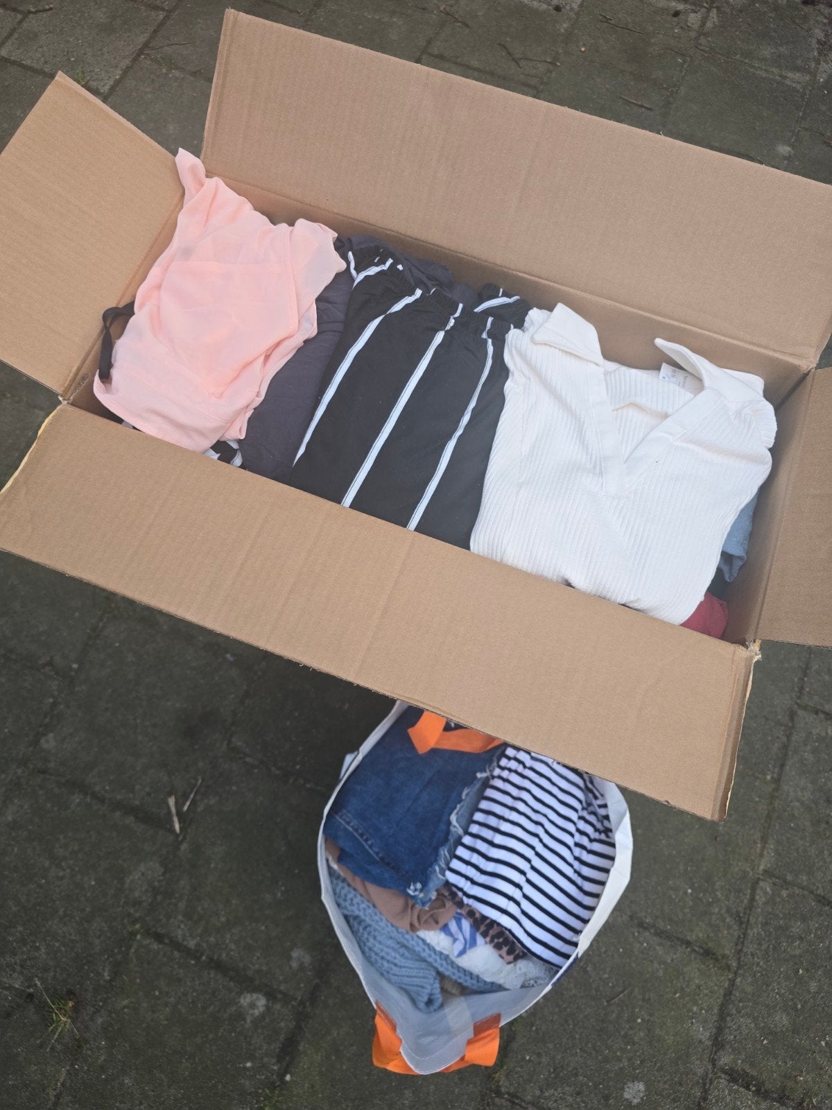 Grote kledingbox met diverse dameskleding +/- 150 stuks, Kleding | Dames, Overige Dameskleding, Ophalen, Gedragen