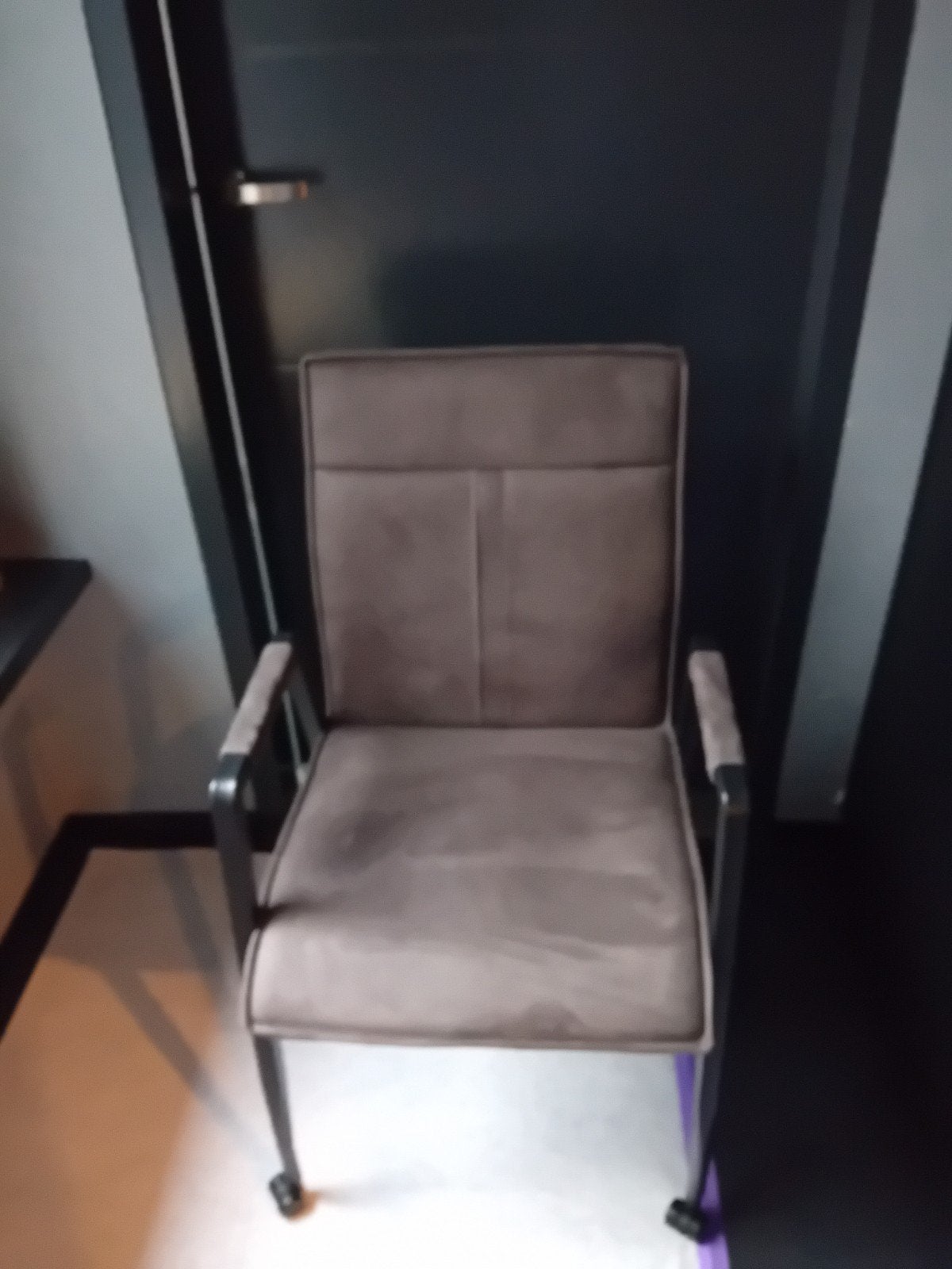 4 of 6 mooie eetkamerstoelen met stalen frame, Ophalen, Zo goed als nieuw, Metaal, Vier