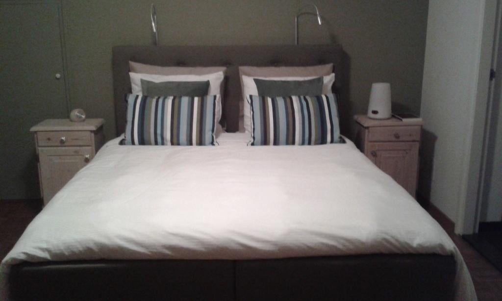 bed van Swiss Sense - elektrisch 160 x 200, Ophalen, Gebruikt, Bruin, Tweepersoons