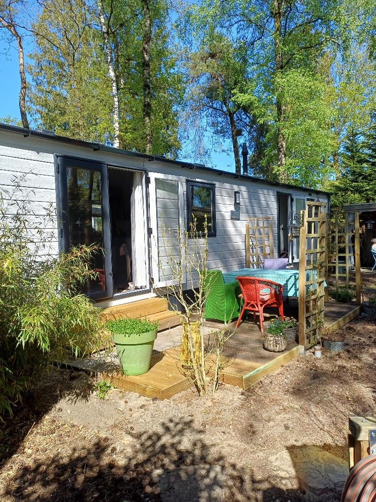 Ruim chalet op de Veluwe te huur, In bos, 2 slaapkamers, Wasmachine, Recreatiepark