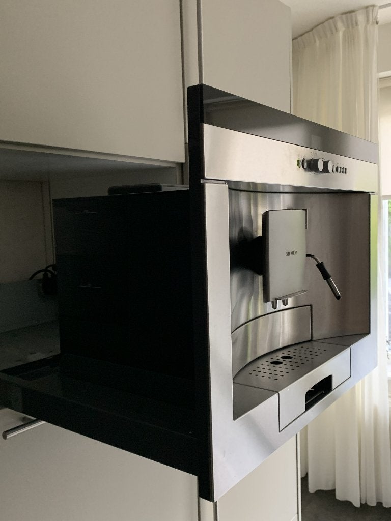 Siemens TK68E570/TK68E571 - Inbouw koffiezetapparaat INRUIL, Witgoed en Apparatuur, Ophalen, 10 kopjes of meer, Afneembaar waterreservoir