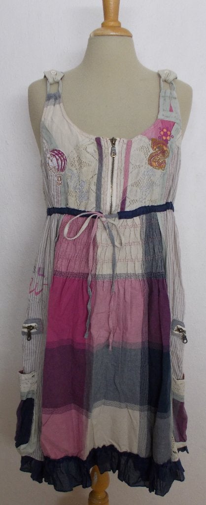 Aparte jurk van Desigual! 40/L, Kleding | Dames, Maat 38/40 (M), Zo goed als nieuw, Knielengte, Meerkleurig