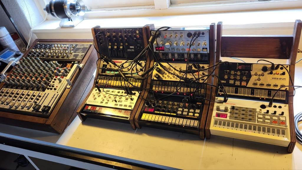 Korg Volca 8 stuks met mixer. Behringer., Ophalen, Zo goed als nieuw