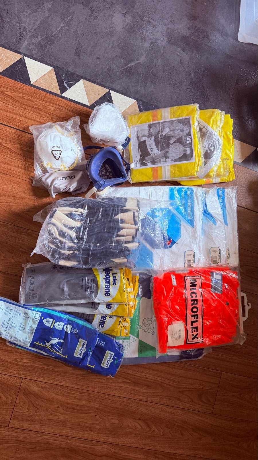 Grote partij beschermende kleding en handschoenen, Ophalen of Verzenden, Nieuw