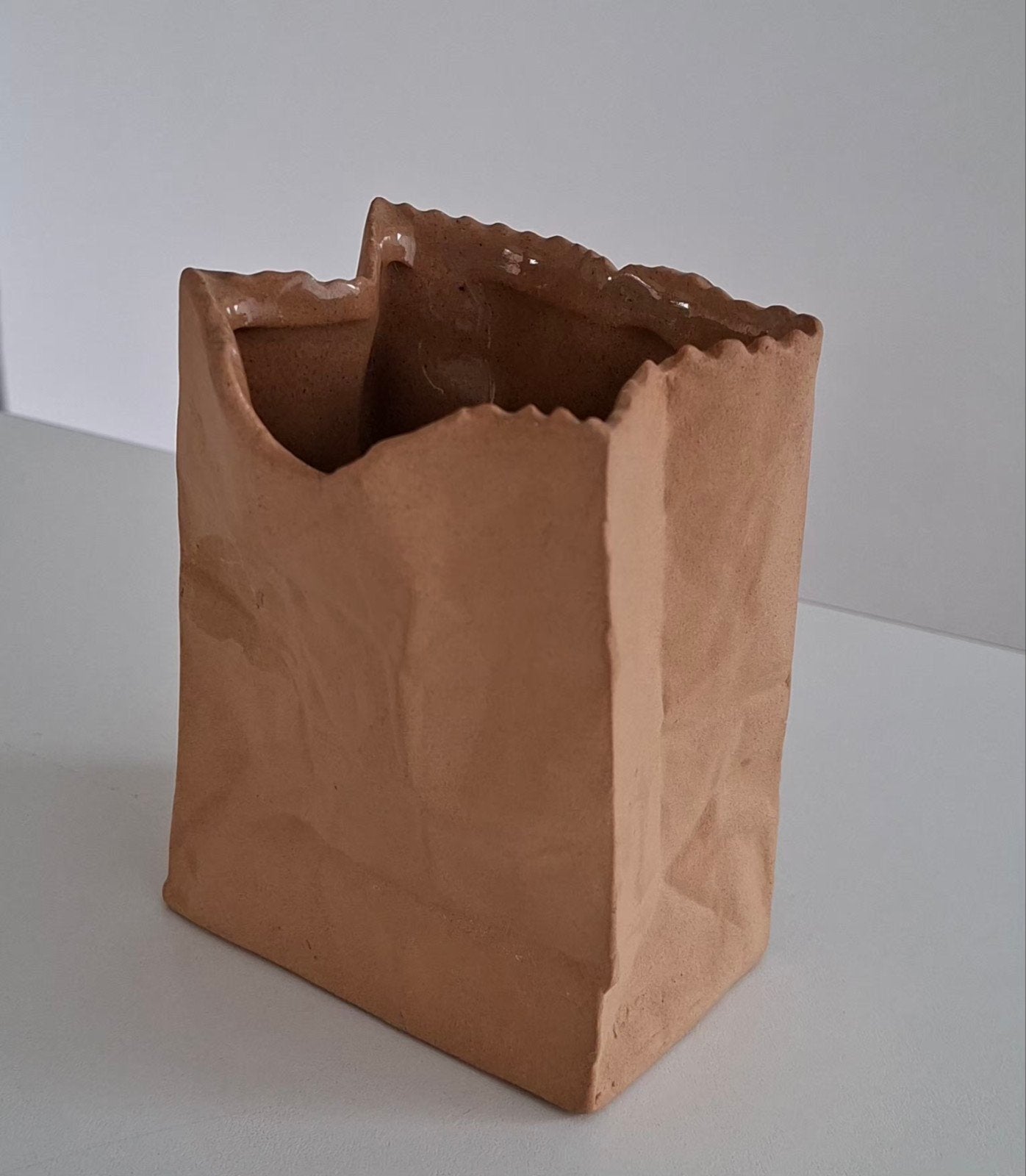 VINTAGE PAPER BAG VAAS PORSELEIN 11x8.5x5cm, Ophalen