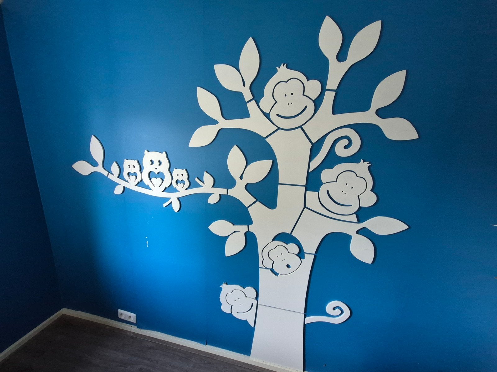 Wanddecoratie: houten boom met apen en uilen, Ophalen