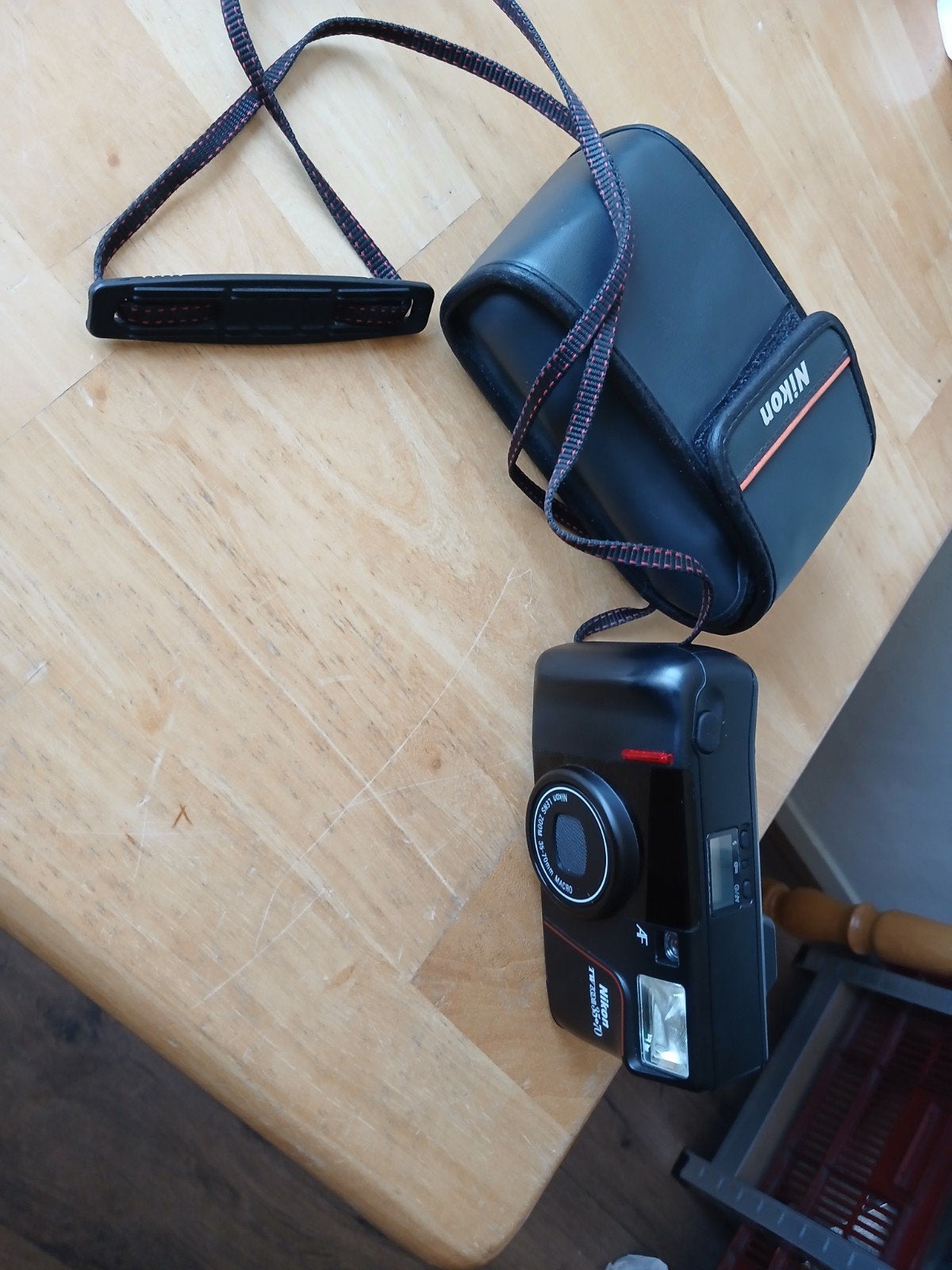 Nikon TW Zoom 35-70 compact camera met tasje, Ophalen of Verzenden, Gebruikt, Compact, Nikon