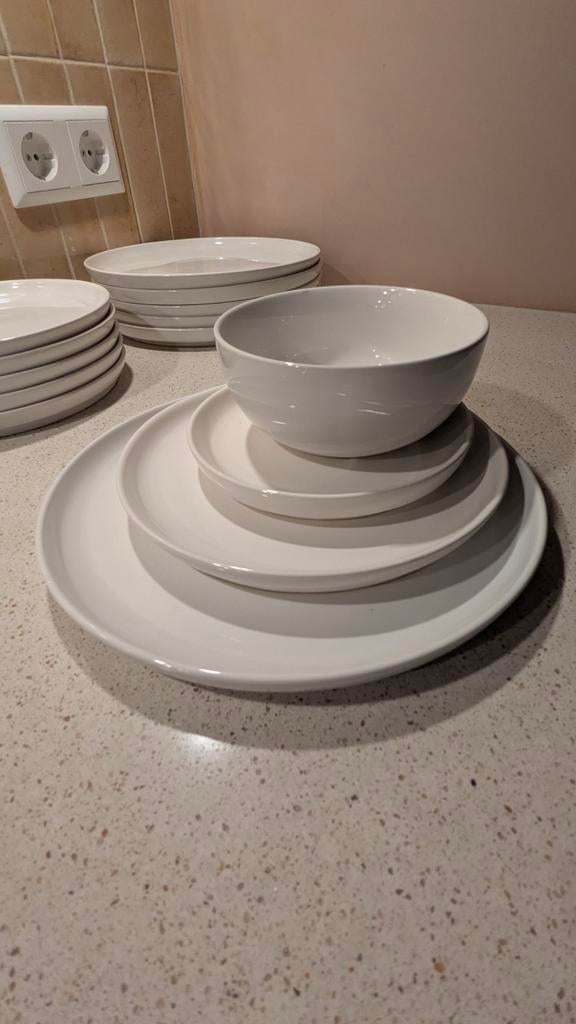 Hema Servies Wit - 24-delig set met lichte gebruikssporen, Huis en Inrichting, Keuken | Servies, Gebruikt, Keramiek, Ophalen of Verzenden