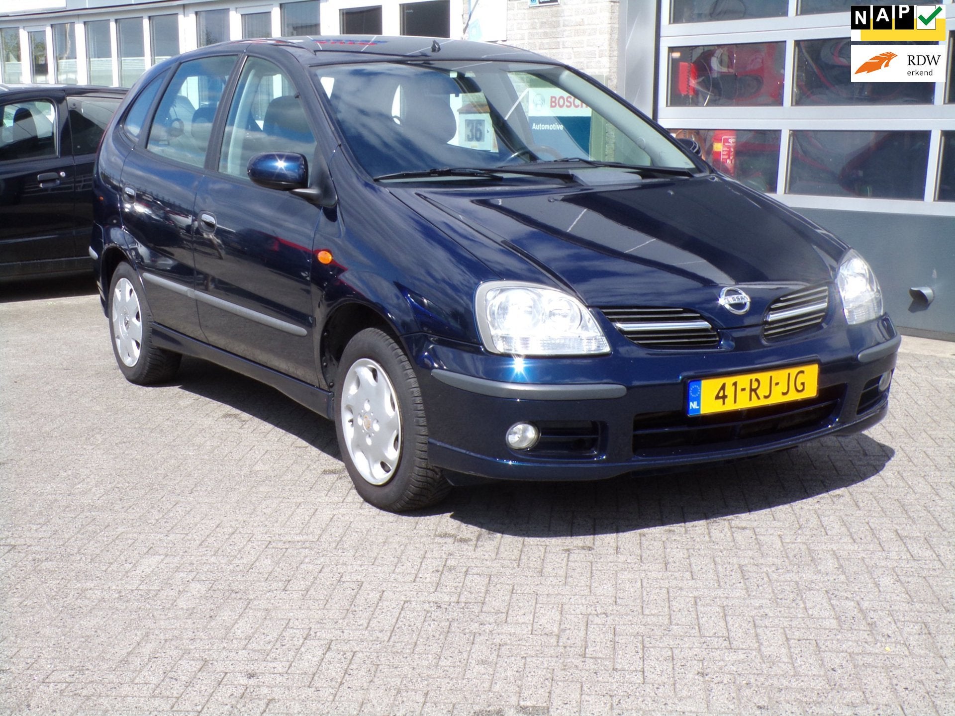 Nissan Almera Tino 1.8 Acenta, Auto's, Nissan, Stof, 4 cilinders, 700 kg, 116 pk
