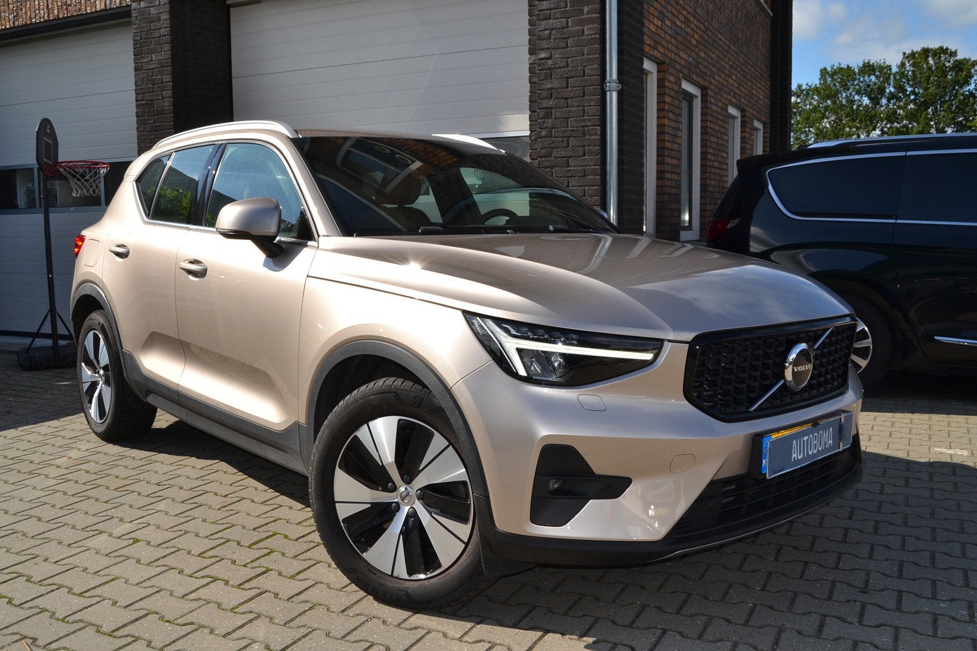Volvo XC40 1.5 T4 Plug-in hybrid Plus Bright Lederen bekledi, Auto's, 129 pk, Bedrijf, Hybride Elektrisch/Benzine, 3 cilinders