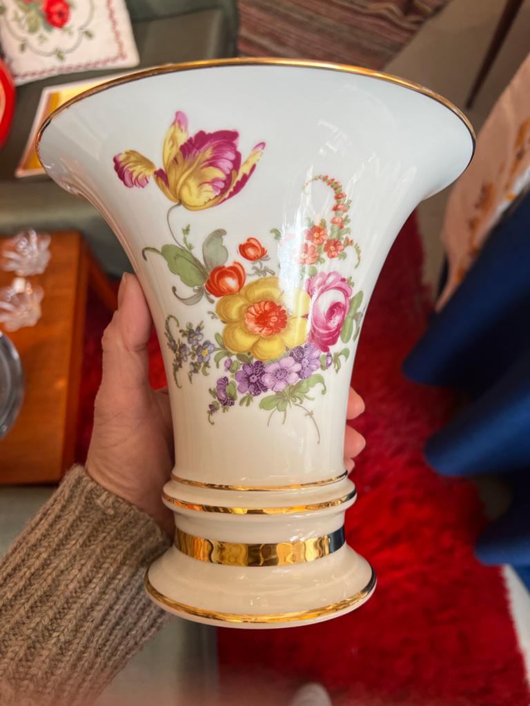 Fürstenberg Porseleinen Trompetvaas met Bloemmotief en Goud, Ophalen of Verzenden