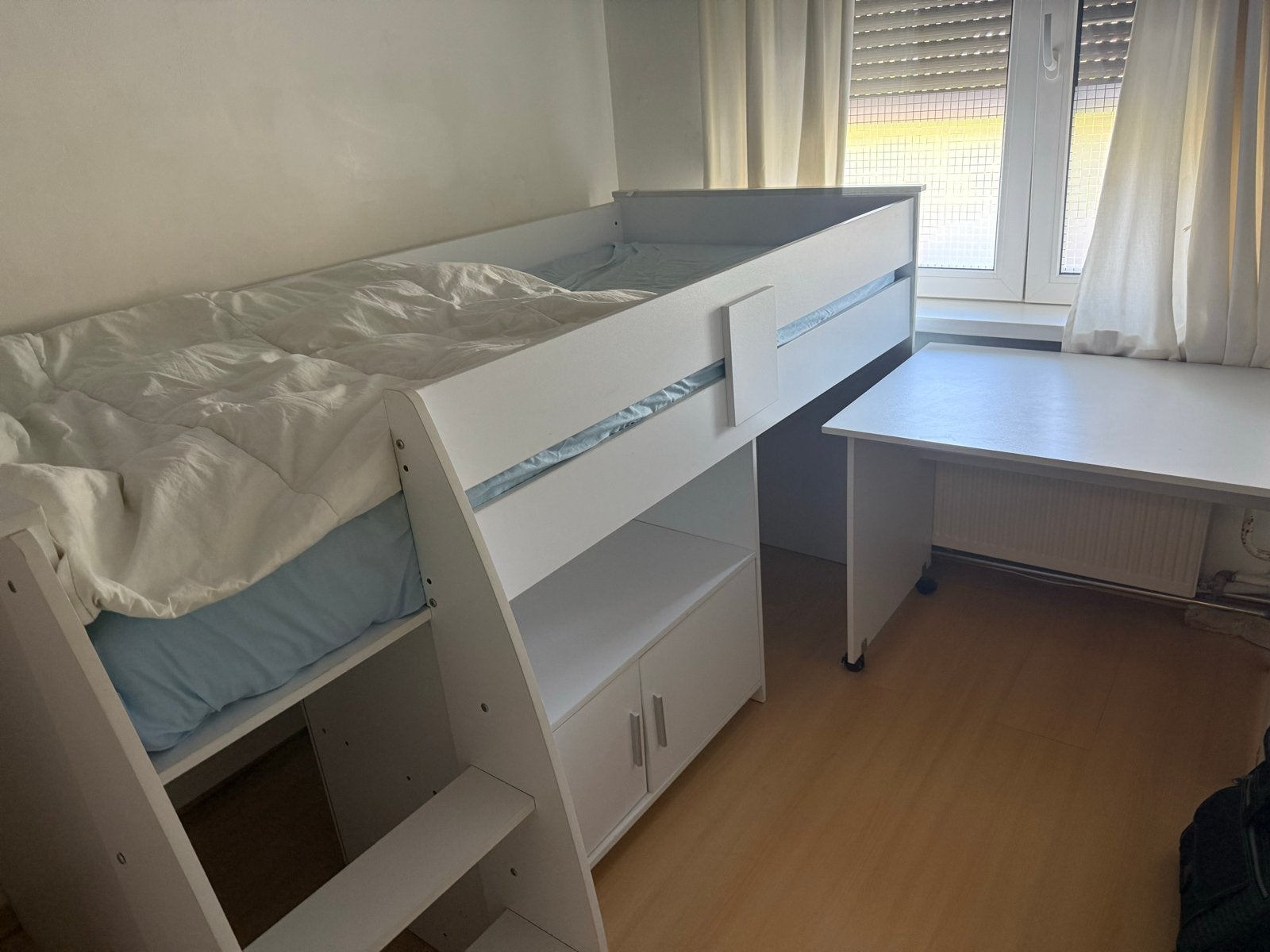 Witte halfhoogslaper met bureau en opbergruimte, Huis en Inrichting, Ophalen, Gebruikt, 90 cm, Eenpersoons