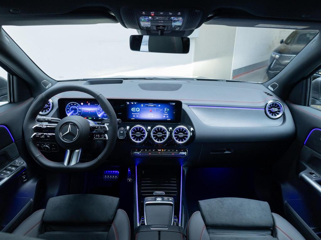 Mercedes-Benz EQA 250+ Business Solution AMG 71 kWh Panorama, Auto's, Mercedes-Benz, Gebruikt, Zwart, 445 min, SUV of Terreinwagen