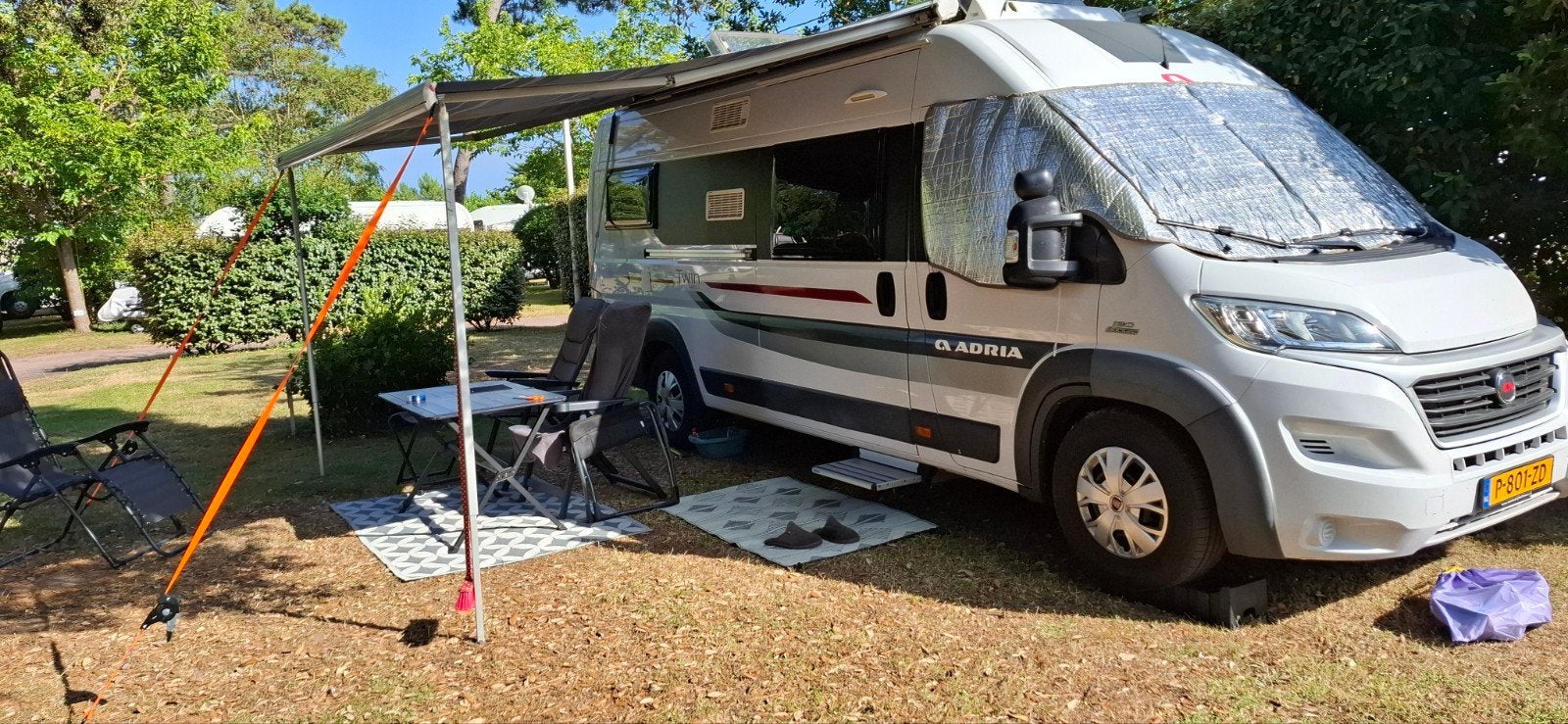 Adria Twin 640 SLX   |  lengtebedden  |  150 PK  | 51.900 km, Chemisch toilet, Buscamper of Camperbus, Luifel, Ringverwarming