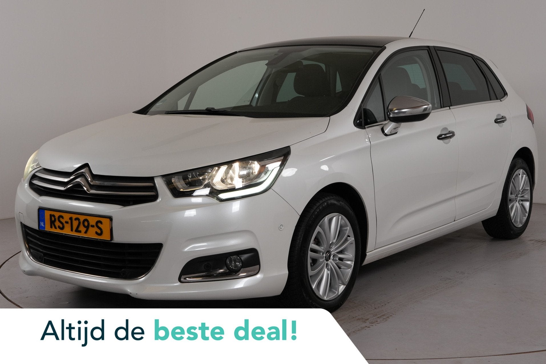 Citroën C4 1.2 PureTech Feel Collection | Trekhaak | Pano |, Stof, Euro 6, 1199 cc, Automatische klimaatregeling