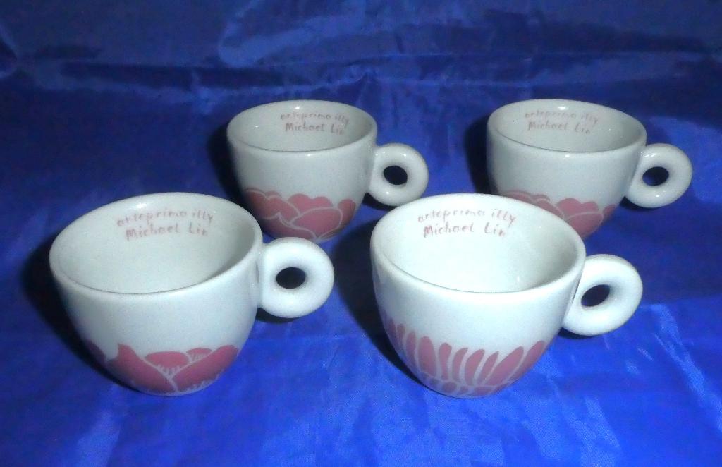 Illy Art Collection 2006 Michael Lin espresso kopjes IPA, Huis en Inrichting, Keuken | Servies, Ophalen of Verzenden, Zo goed als nieuw