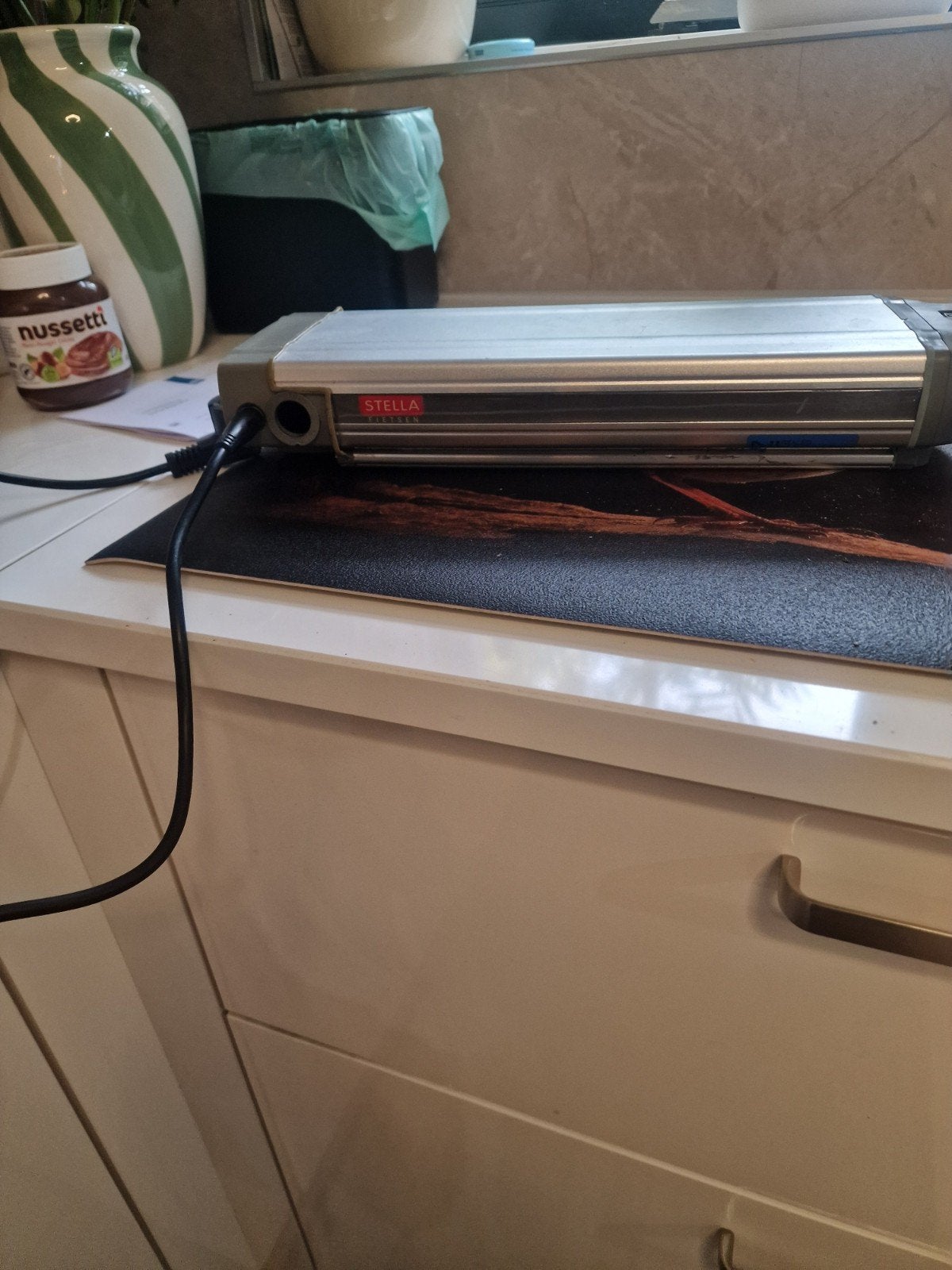 Defecte Stella Type 2 accu met lader (slot ontbreekt), Fietsen en Brommers