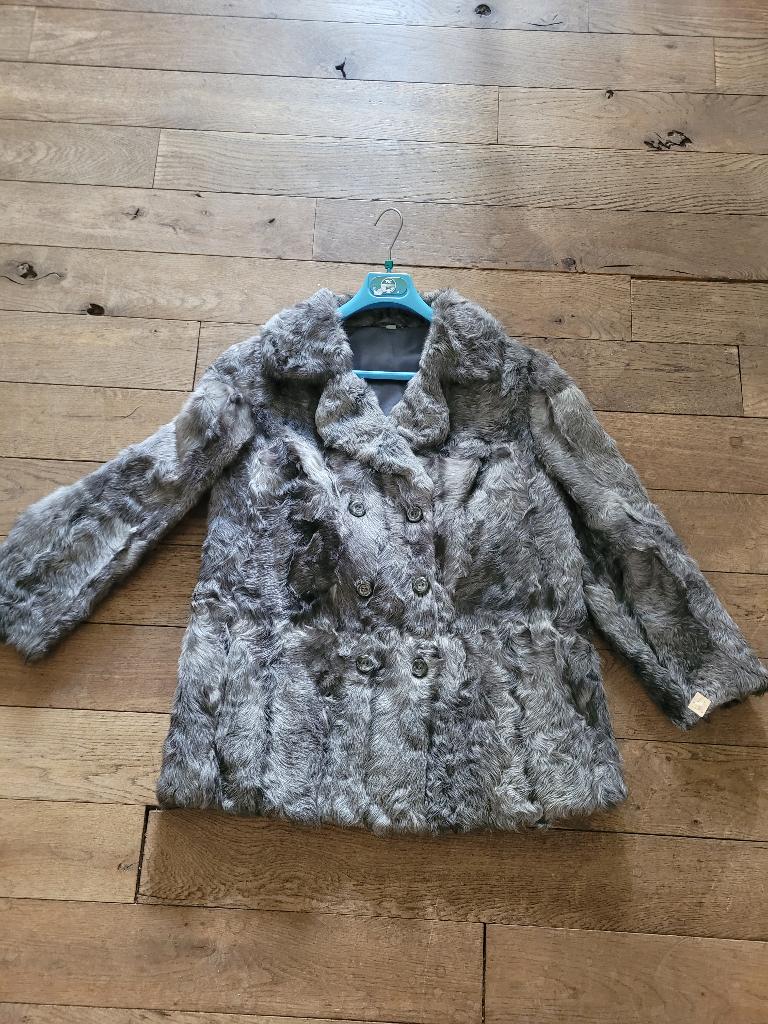 Vintage grijze bontjas, Kleding | Dames, Jassen | Winter, Zo goed als nieuw, Maat 38/40 (M), Grijs, Ophalen of Verzenden