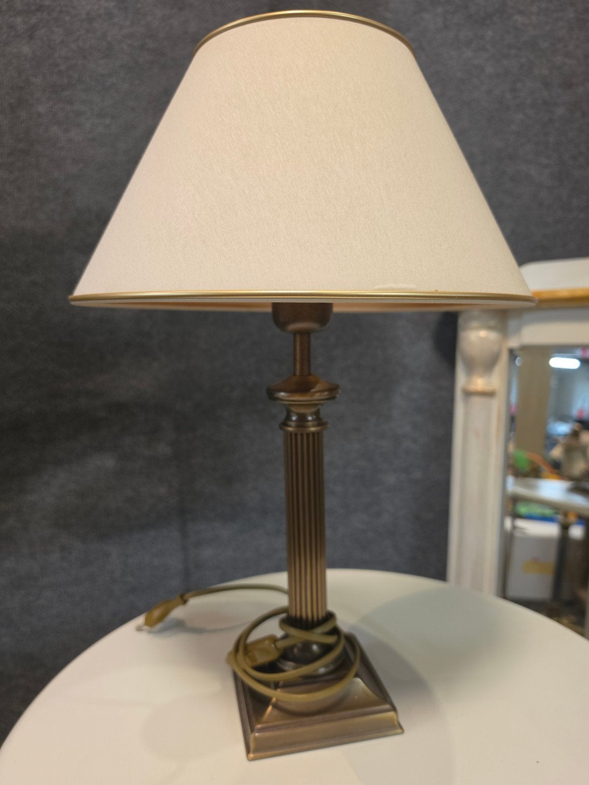 Klassieke tafellamp met witte kap - NEXT interior, Gebruikt, Ophalen of Verzenden, NEXT interior, Onbekend
