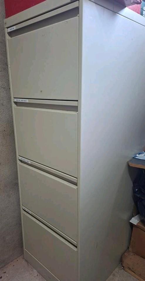 Stevige metalen archiefkast (4 lades), Huis en Inrichting, Kasten | Roldeurkasten en Archiefkasten, Ophalen, Gebruikt, 100 tot 150 cm