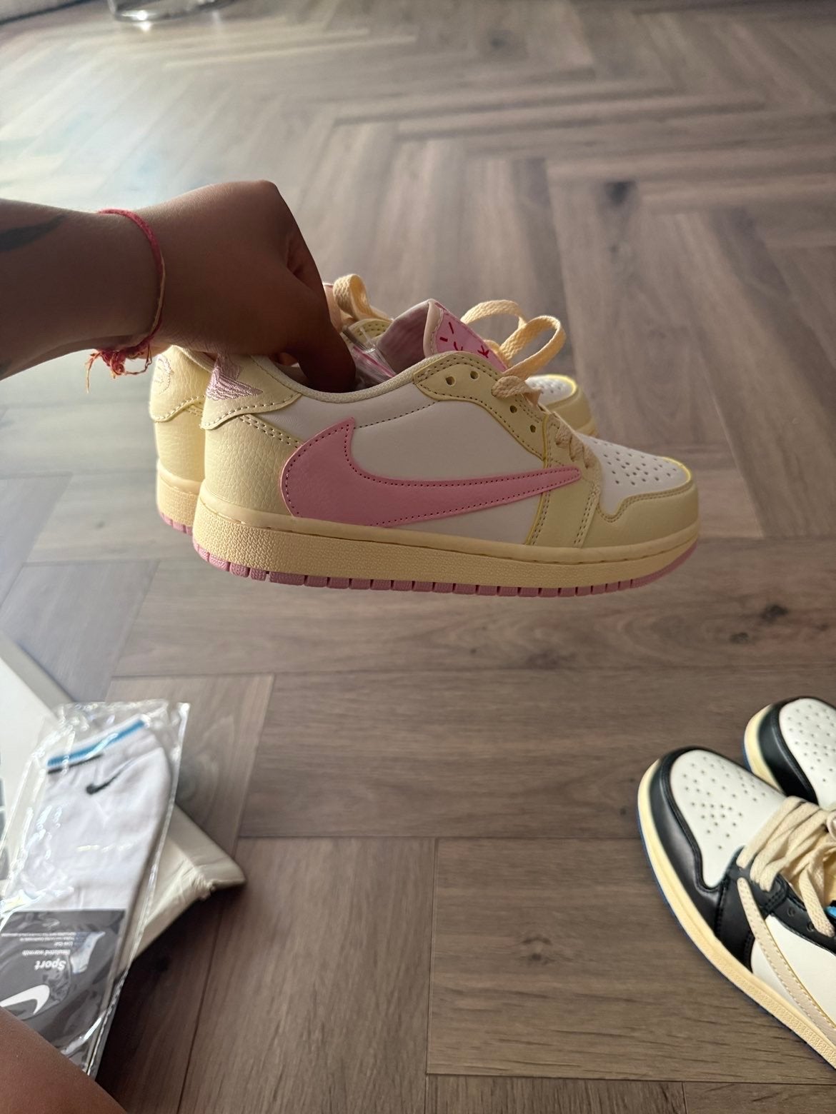 Nike Air Jordan 1 Low Travis Scott Reverse Mocha, Ophalen of Verzenden, Nieuw, Wit, Sneakers of Gympen