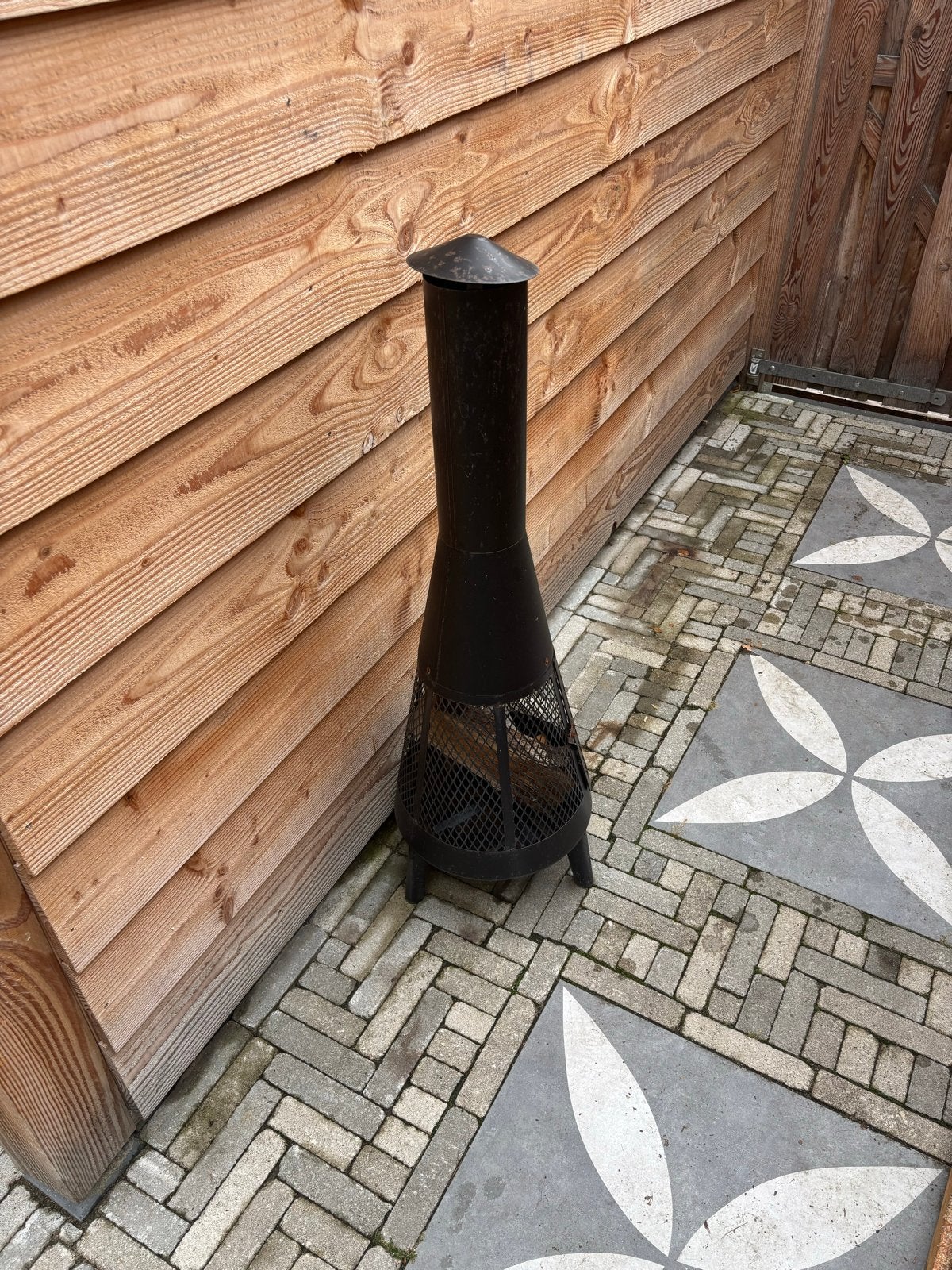 Gratis ophalen Zwarte vuurton, Tuin en Terras, Vuurkorven, Ophalen, Gebruikt, Vuurton