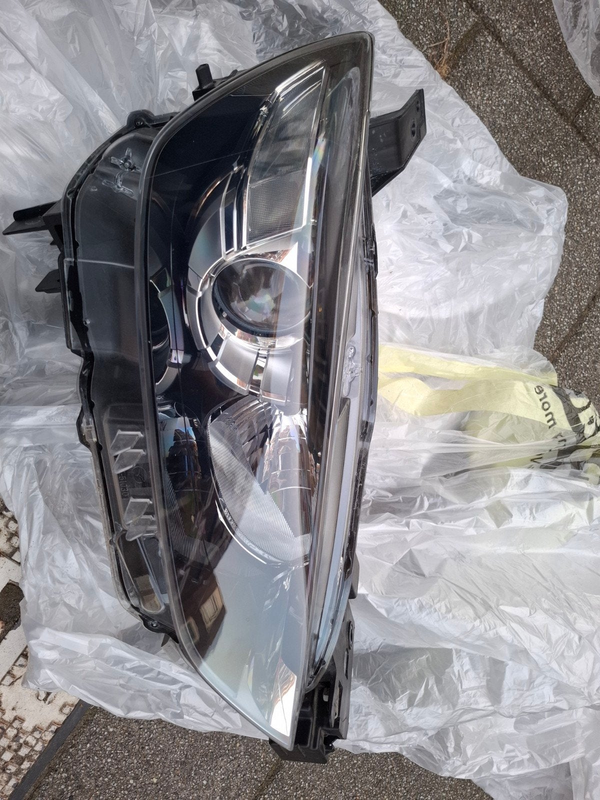 Koplamp rechts Mazda 3 - Nette staat, direct te monteren, Auto-onderdelen, Verlichting, Ophalen of Verzenden, Gebruikt, Mazda