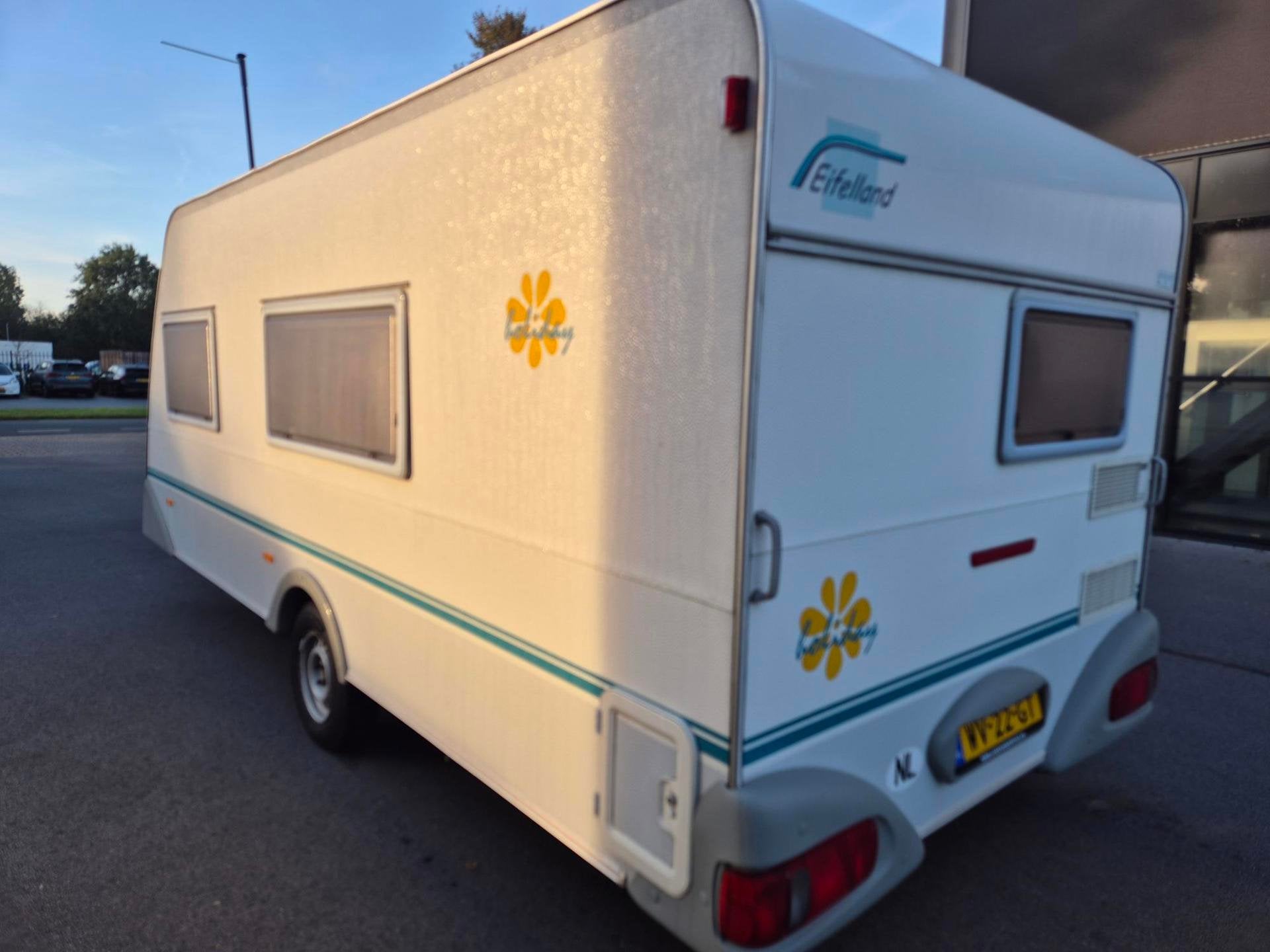 Eifelland 490 Holiday, 2e eig. met zakluifel en zijwand, Caravans en Kamperen, Bedrijf, Treinzit, 750 - 1000 kg, Eifelland