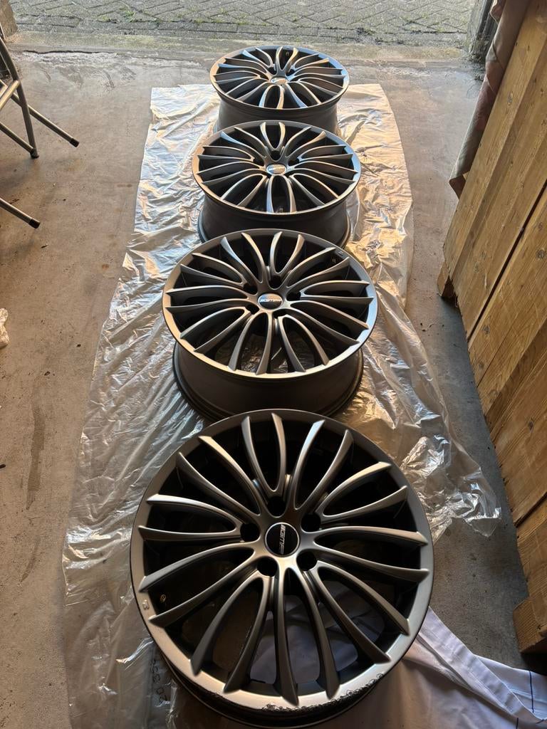 Alfa romeo Giulietta velgen, Auto-onderdelen, Banden en Velgen, Ophalen, 18 inch, Velg(en), Zomerbanden