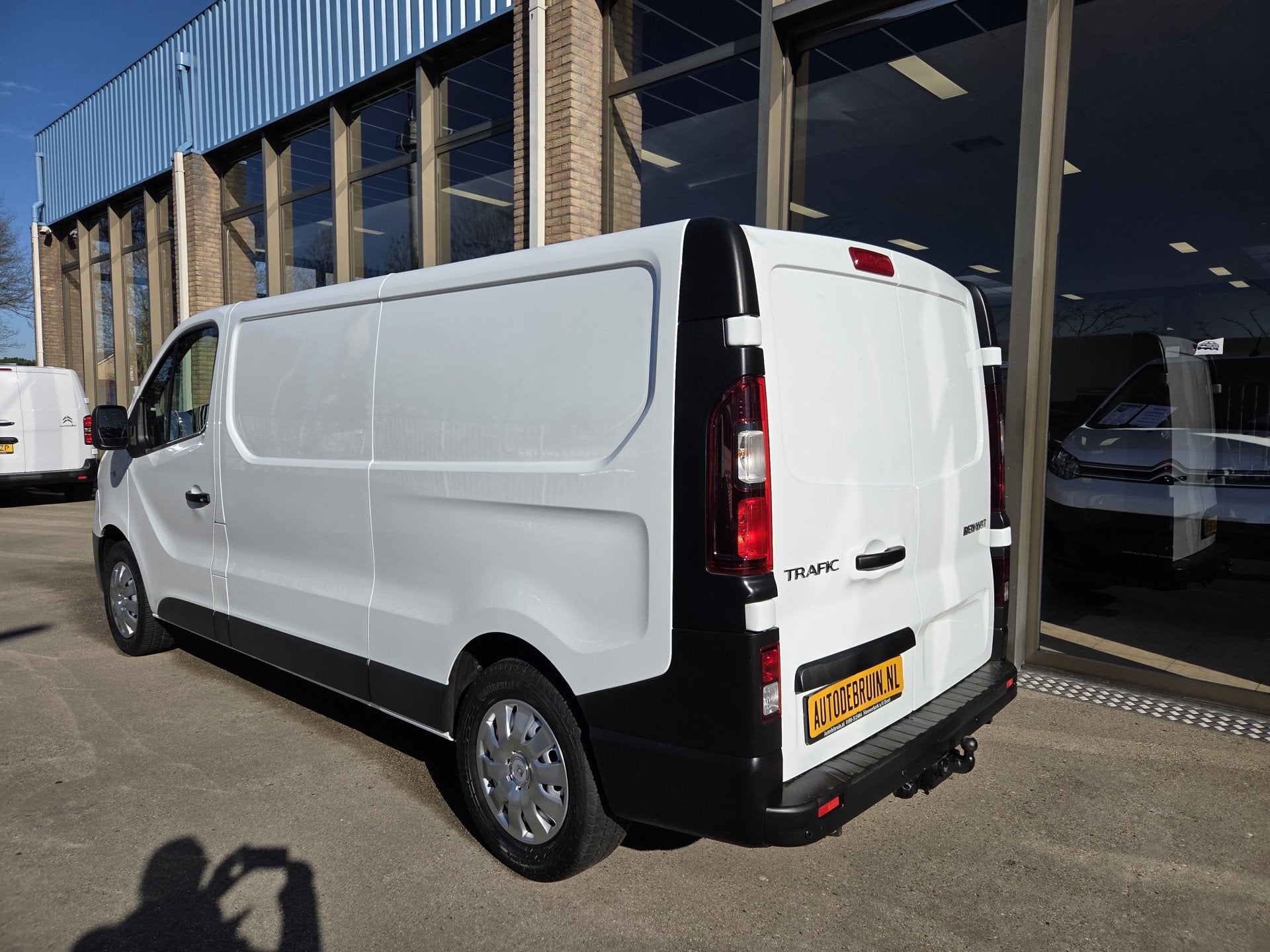 Renault Trafic 2.0 dCi 120Pk /88kw L2 Airco Parkeersensor Tr, Auto's, Voorwielaandrijving, Gebruikt, 4 cilinders, Renault
