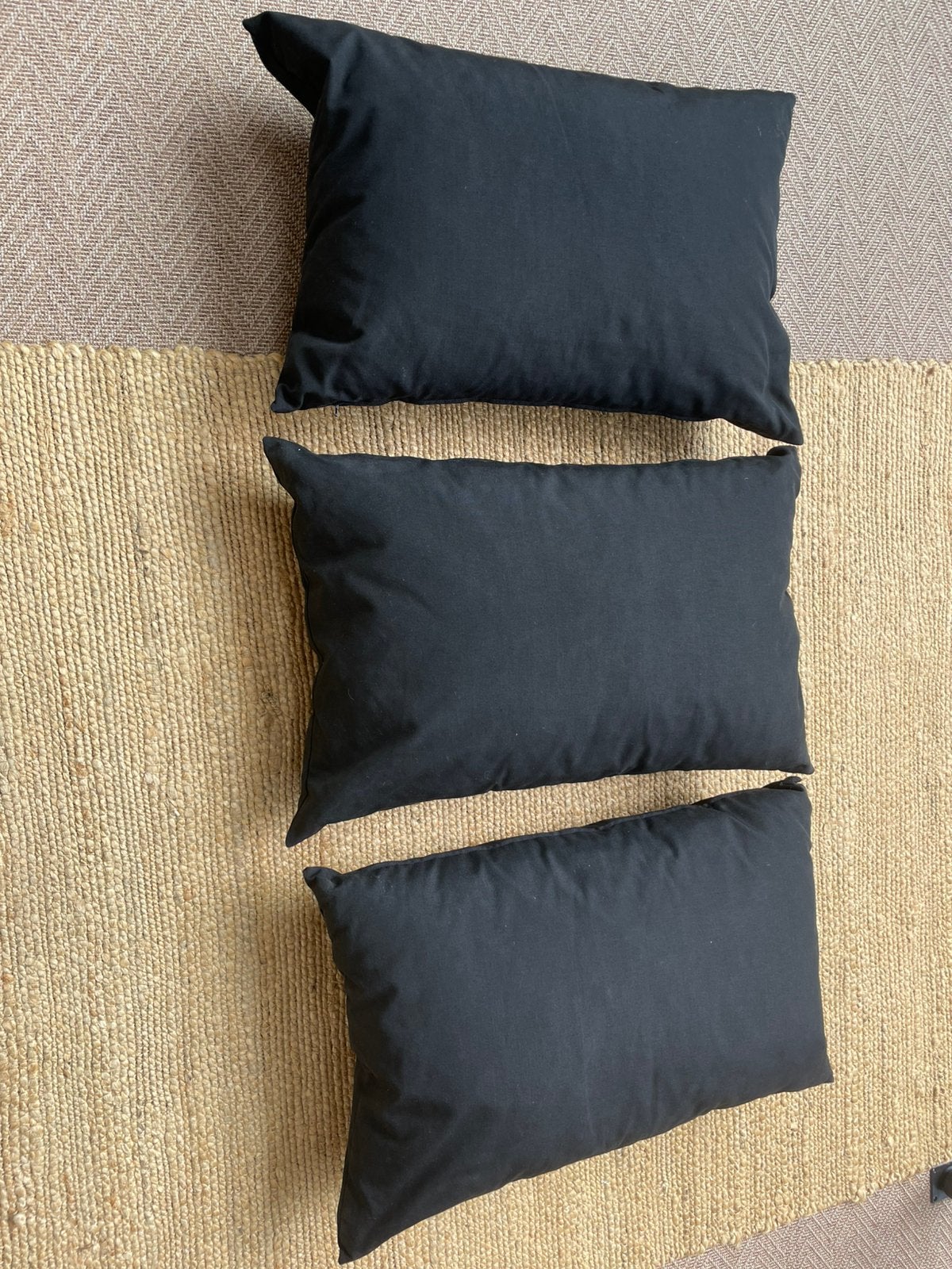 Drie tuinkussens zwart, Ophalen, Zwart, Geschikt voor buiten, Zo goed als nieuw