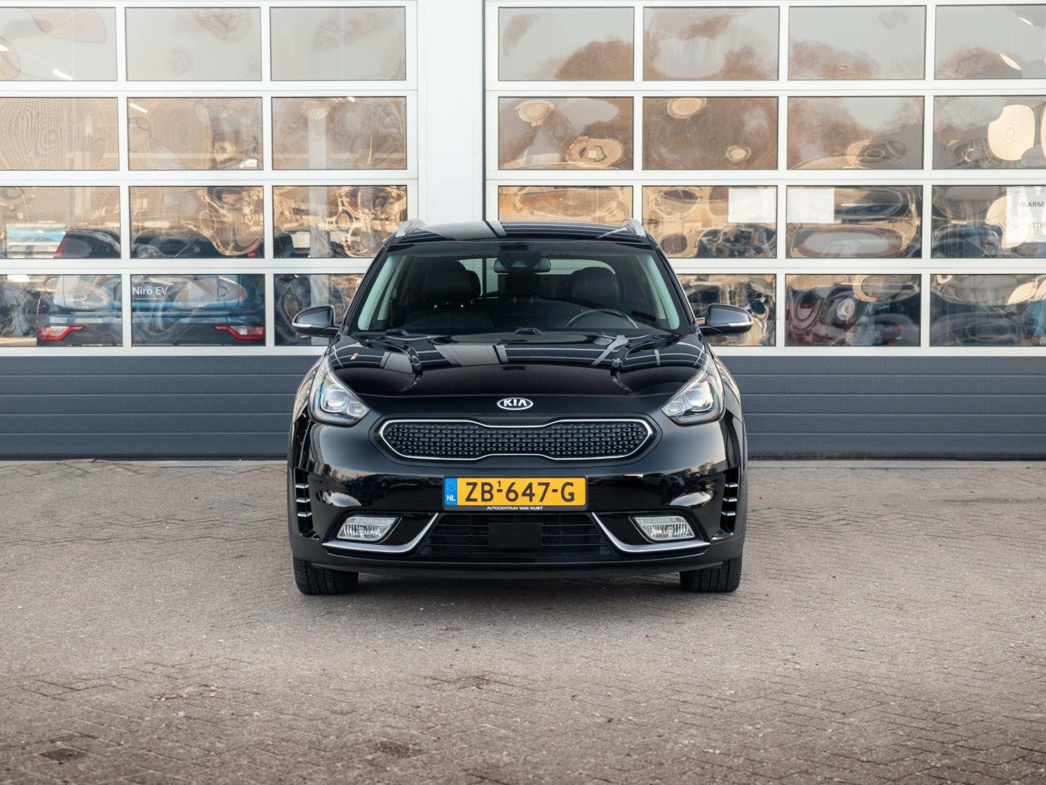 Foto 3 van Kia Niro 1.6 GDi Hybrid ExecutiveLine l lederen bekleding l
