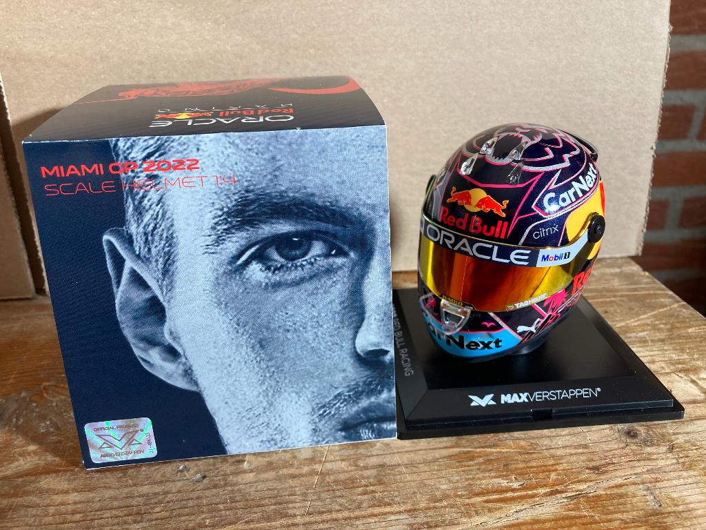 ✅ Max Verstappen 1:4 helm Miami GP 2022 Red Bull Racing RB18, Verzamelen, Ophalen of Verzenden, Nieuw, Formule 1