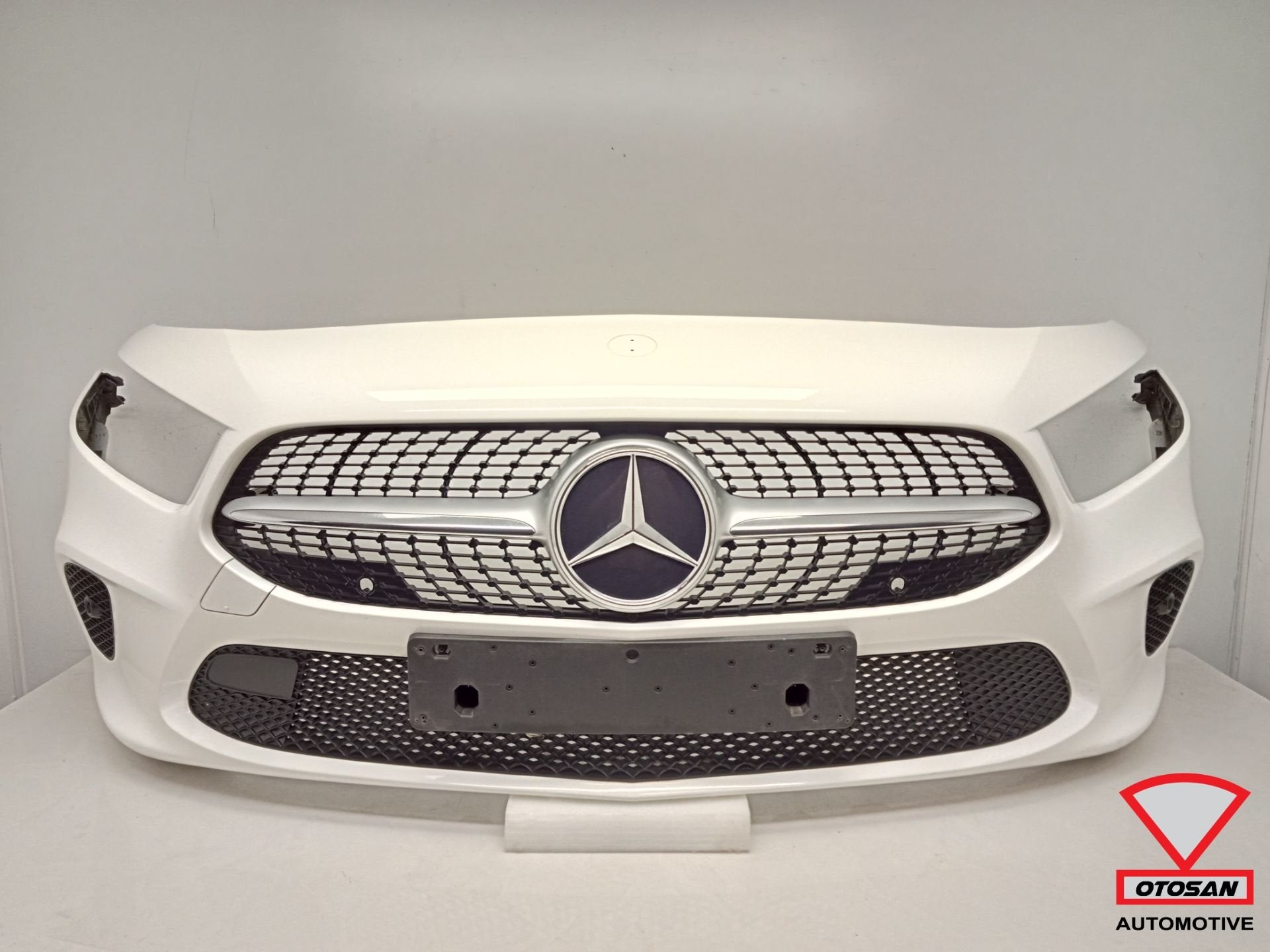 MB A-Klasse W177 A177 Voorbumper WIT 149 POLAR WHITE Complee, Gebruikt, Mercedes-Benz AG, Mercedes-Benz, Ophalen of Verzenden