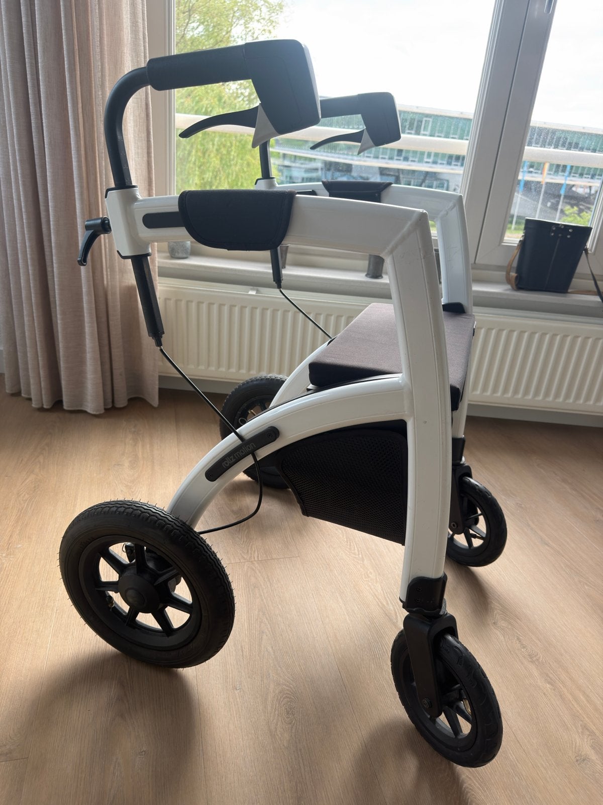 Rollator-rolstoel Rollz Motion wit, Ophalen, Zo goed als nieuw