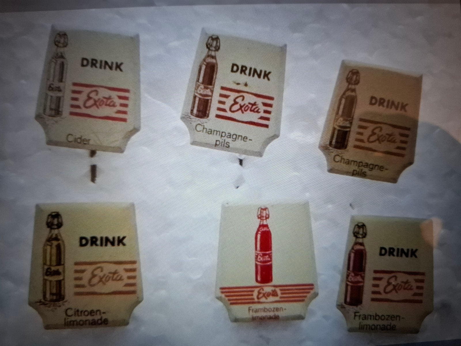 6 Speldjes Exota limonade, Verzamelen, Ophalen of Verzenden, Zo goed als nieuw, Merk, Speldje of Pin