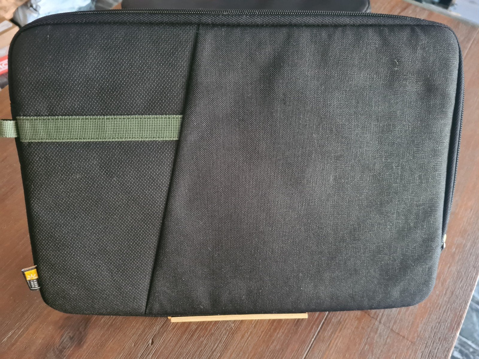 Case Logic Ibira Laptop Sleeve 13.3 inch - Zwart, Ophalen of Verzenden, 13 inch, Zo goed als nieuw, Case Logic